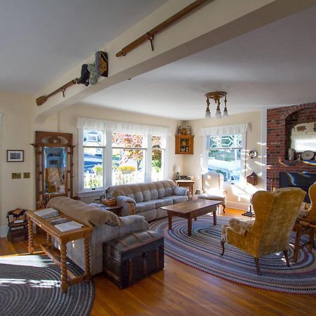 אסטוריה Rose River Inn B&B מראה חיצוני תמונה